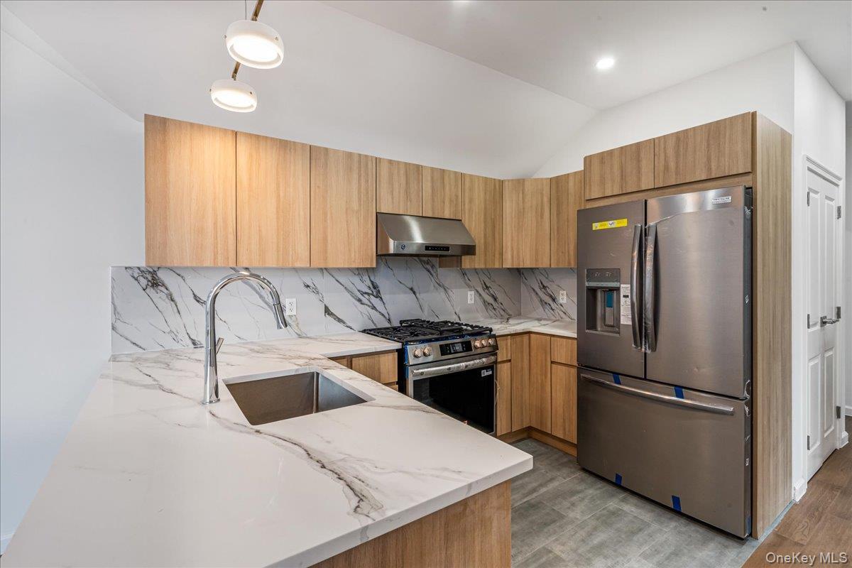 Single Family Hawtree Street Queens, NY 11417, MLS-1020223-22