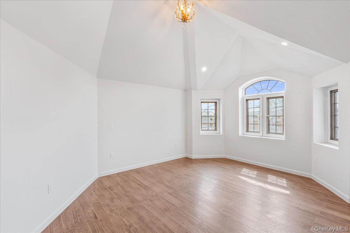 Single Family Hawtree Street Queens, NY 11417, MLS-1020223-28
