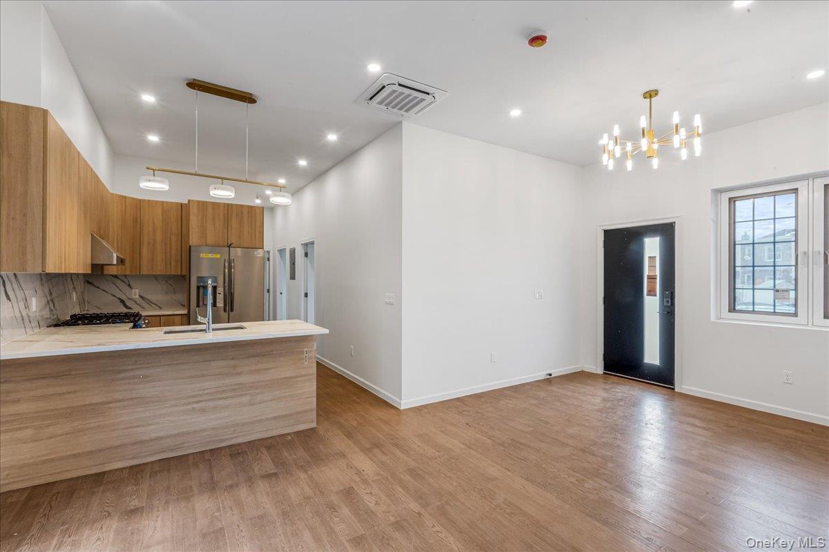 Single Family Hawtree Street Queens, NY 11417, MLS-1020223-4