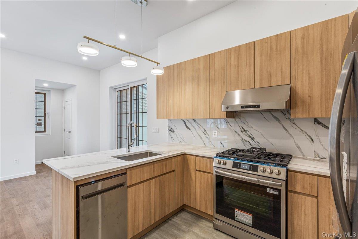 Single Family Hawtree Street Queens, NY 11417, MLS-1020223-7
