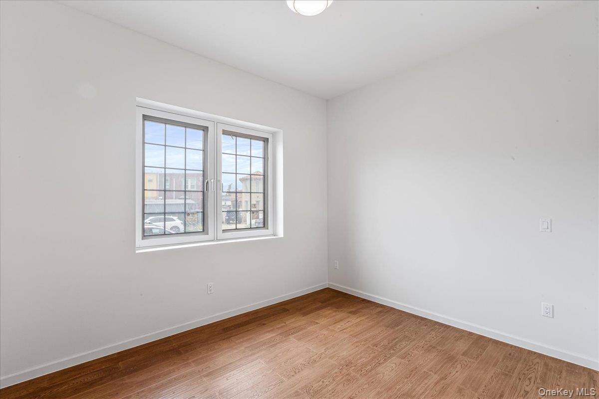 Single Family Hawtree Street Queens, NY 11417, MLS-1020223-8