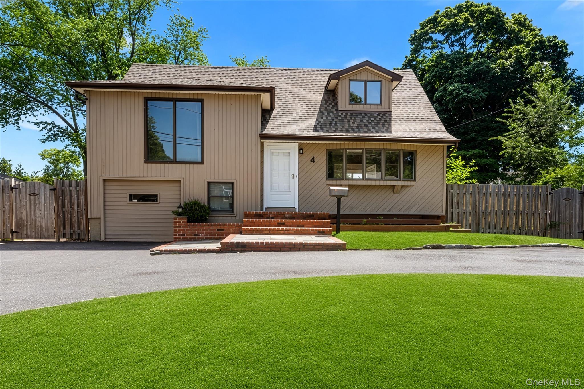 Single Family Sibley Place  Suffolk County, NY 11746, MLS-1020226-2