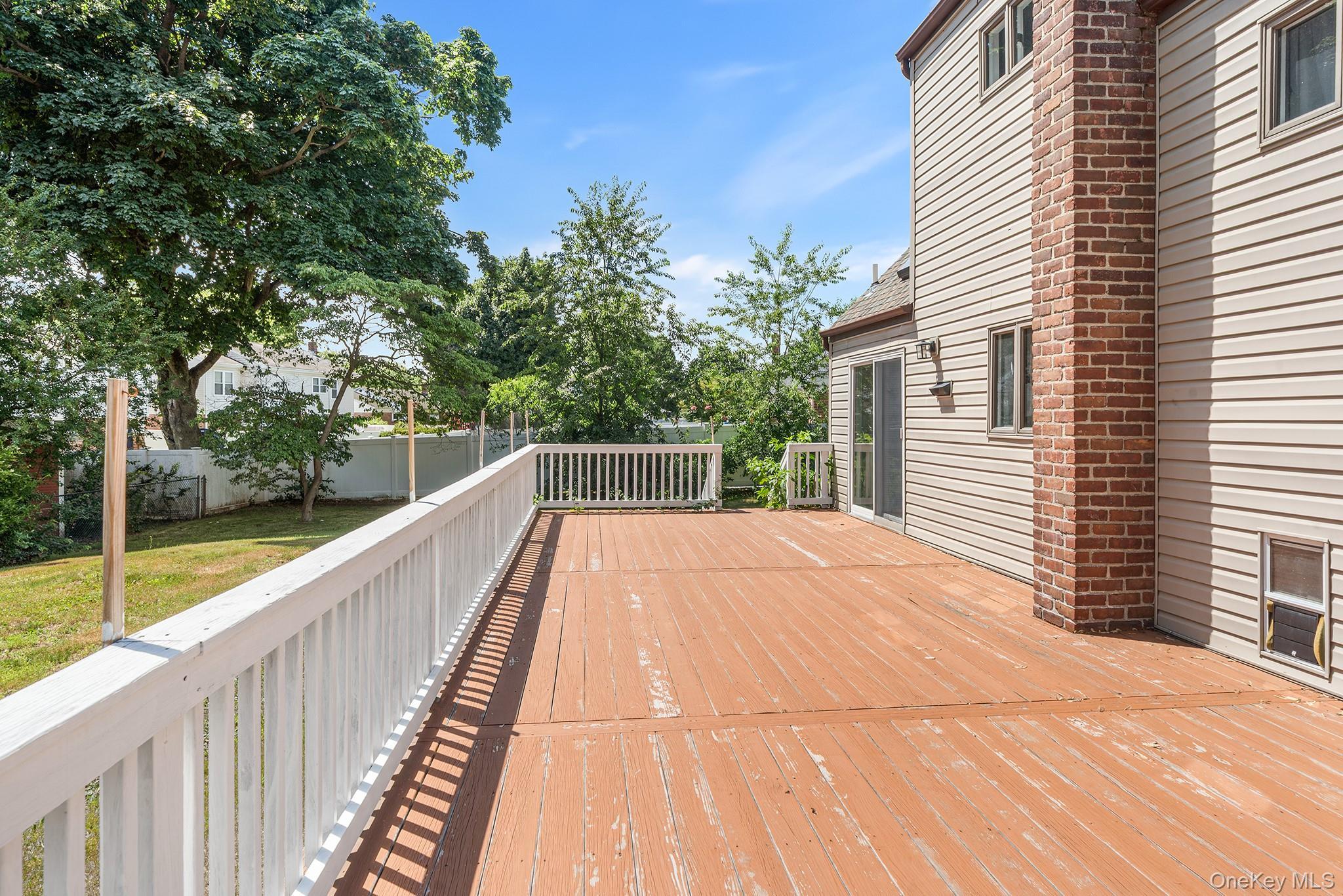 Single Family Sibley Place  Suffolk County, NY 11746, MLS-1020226-28