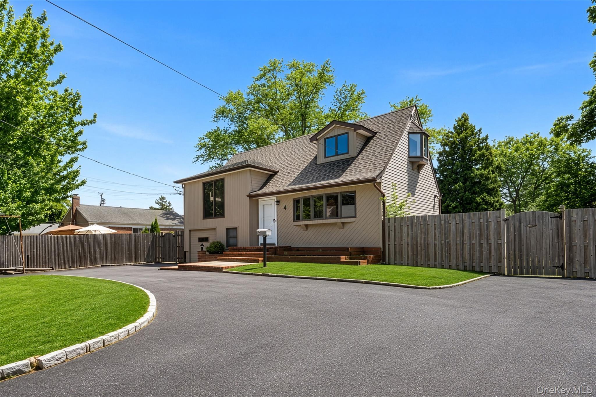 Single Family Sibley Place  Suffolk County, NY 11746, MLS-1020226-3