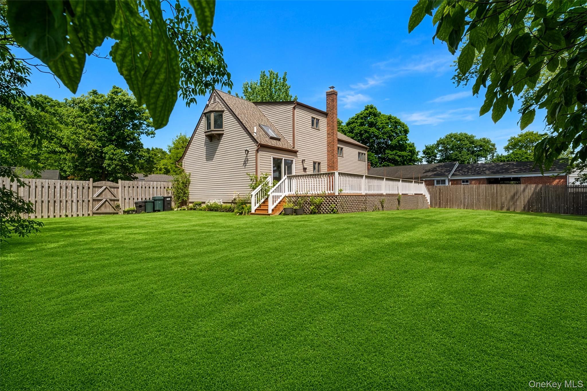 Single Family Sibley Place  Suffolk County, NY 11746, MLS-1020226-32