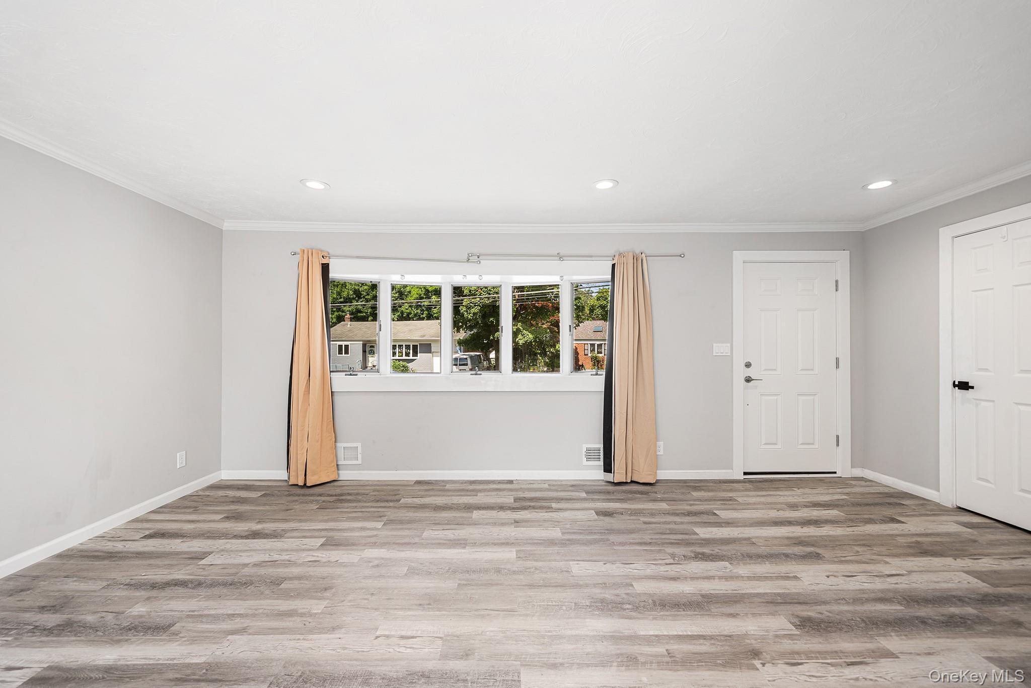 Single Family Sibley Place  Suffolk County, NY 11746, MLS-1020226-6