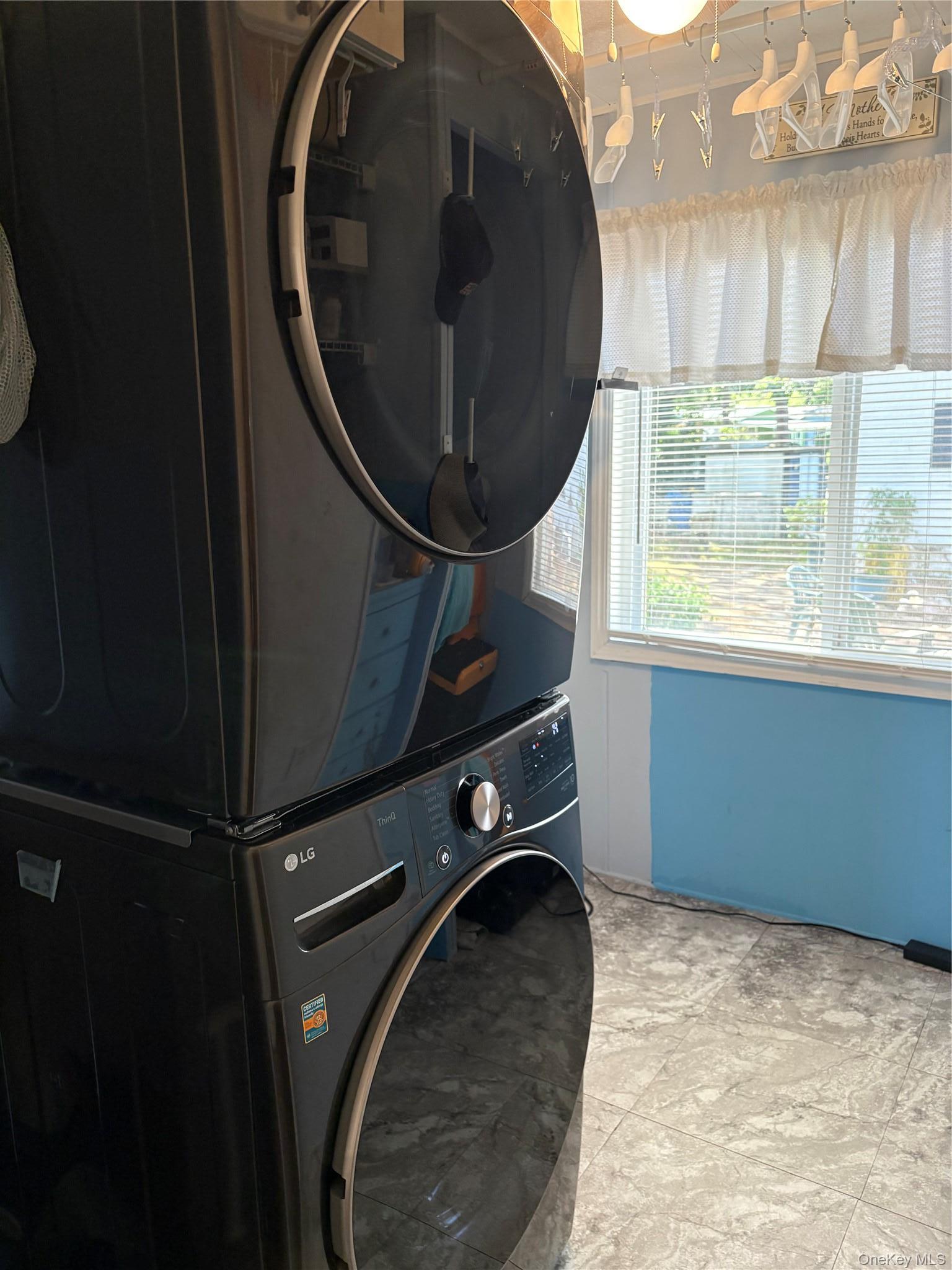 Single Family Riverleigh  Suffolk County, NY 11901, MLS-1020237-11