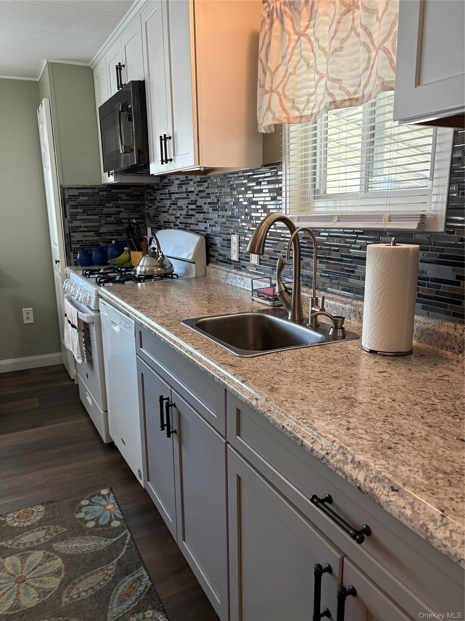 Single Family Riverleigh  Suffolk County, NY 11901, MLS-1020237-2