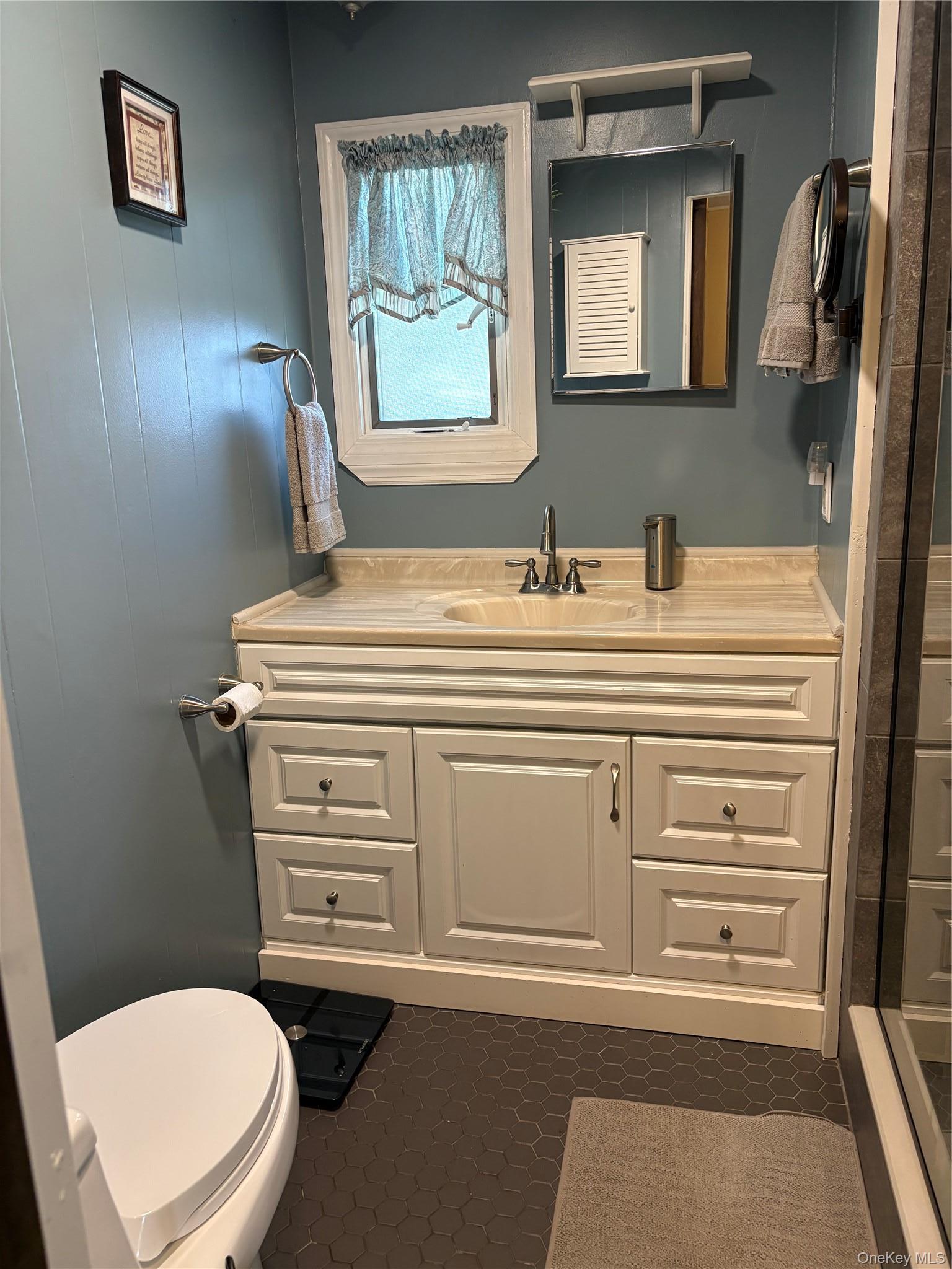 Single Family Riverleigh  Suffolk County, NY 11901, MLS-1020237-9
