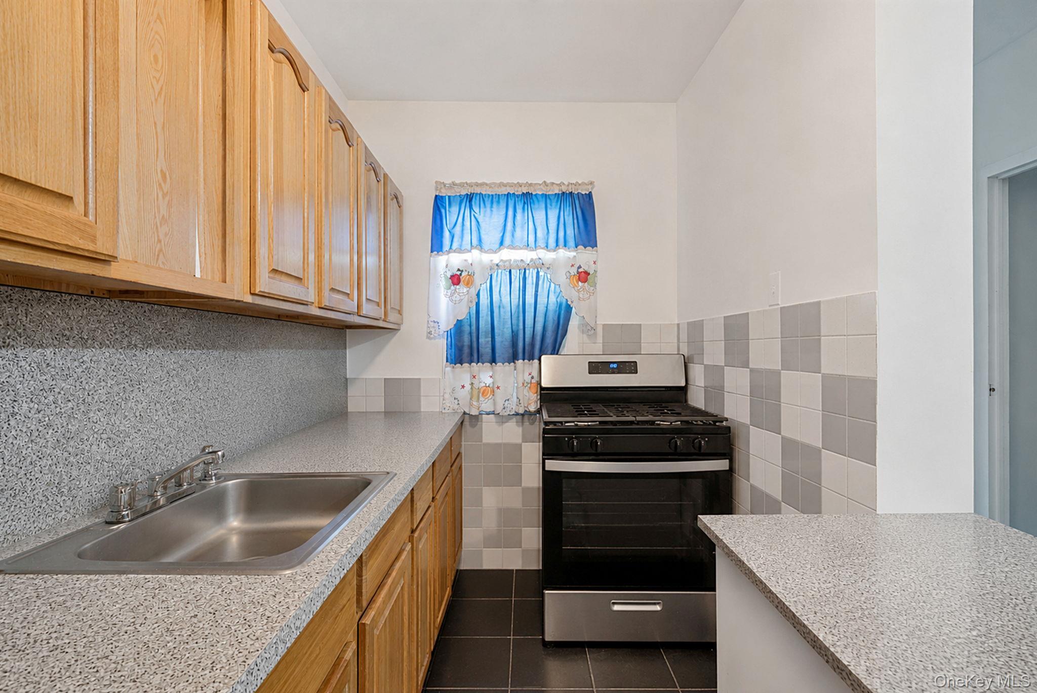 Single Family 147th Street  Queens, NY 11436, MLS-1020238-12
