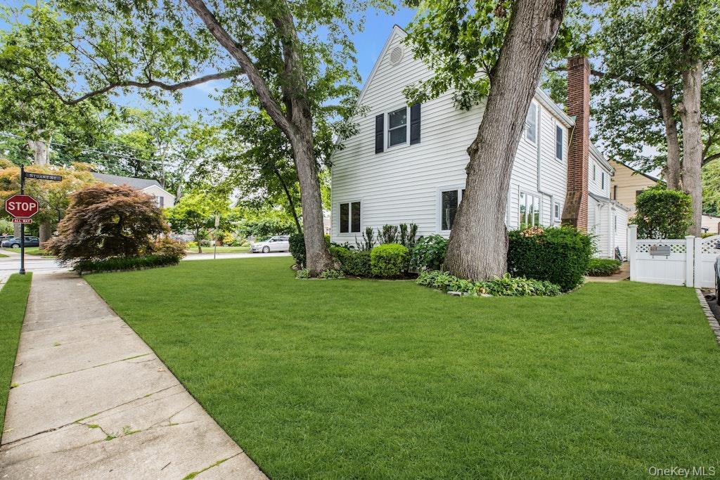 Single Family Stuart Street  Nassau County, NY 11563, MLS-1020259-33