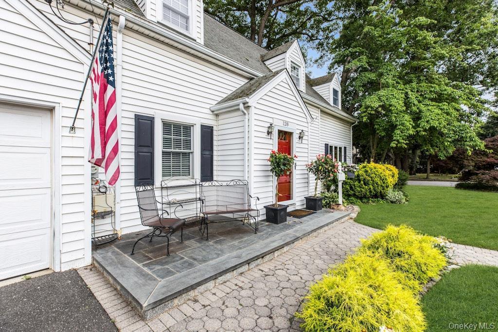 Single Family Stuart Street  Nassau County, NY 11563, MLS-1020259-5