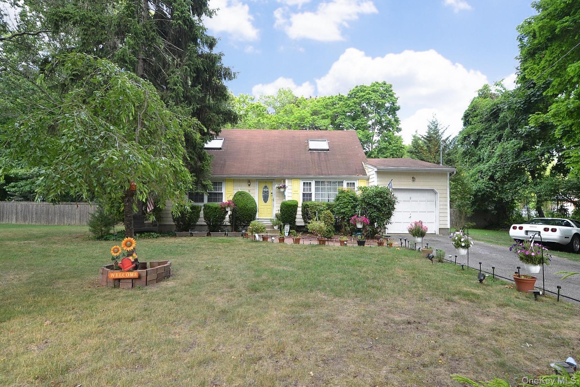 Single Family Radio Avenue  Suffolk County, NY 11764, MLS-1020283-3