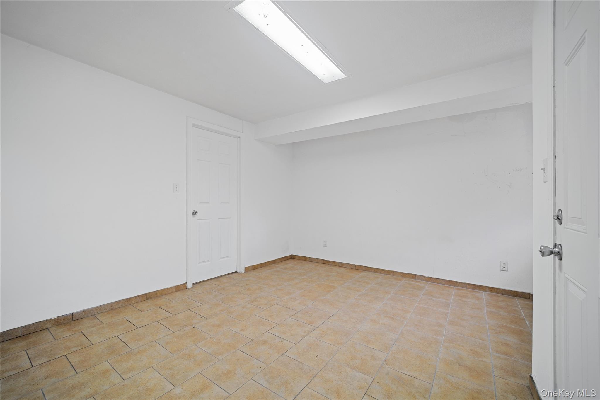 Single Family 30th Road Queens, NY 11103, MLS-1020381-5
