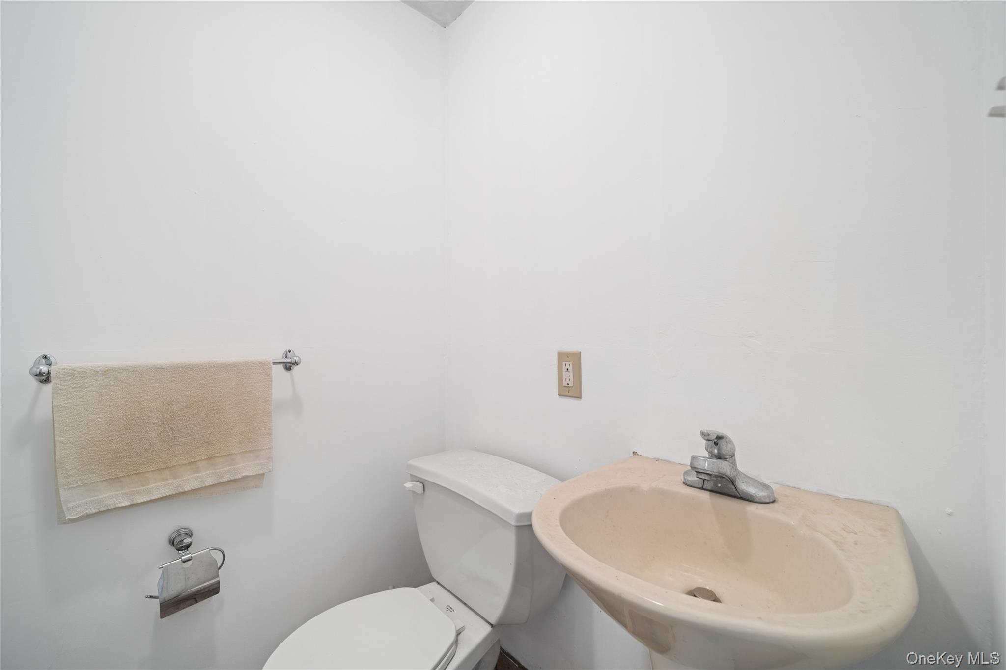 Single Family 30th Road Queens, NY 11103, MLS-1020381-6