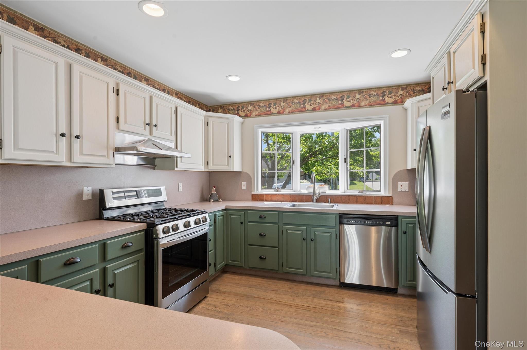 Single Family Hallock Street Suffolk County, NY 11901, MLS-1020411-12