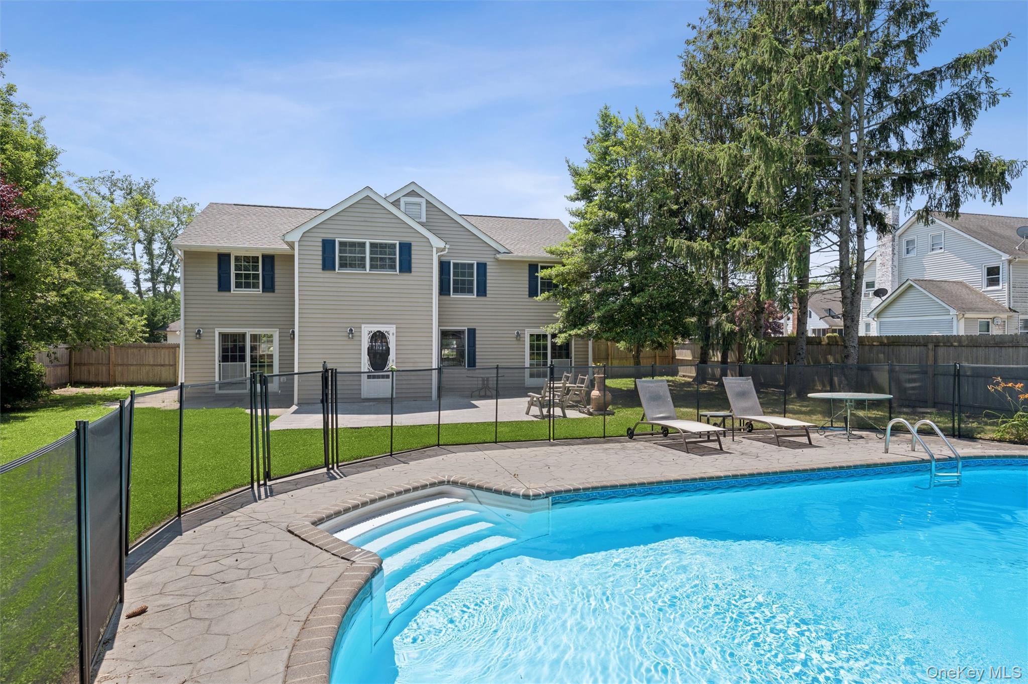 Single Family Hallock Street Suffolk County, NY 11901, MLS-1020411-22