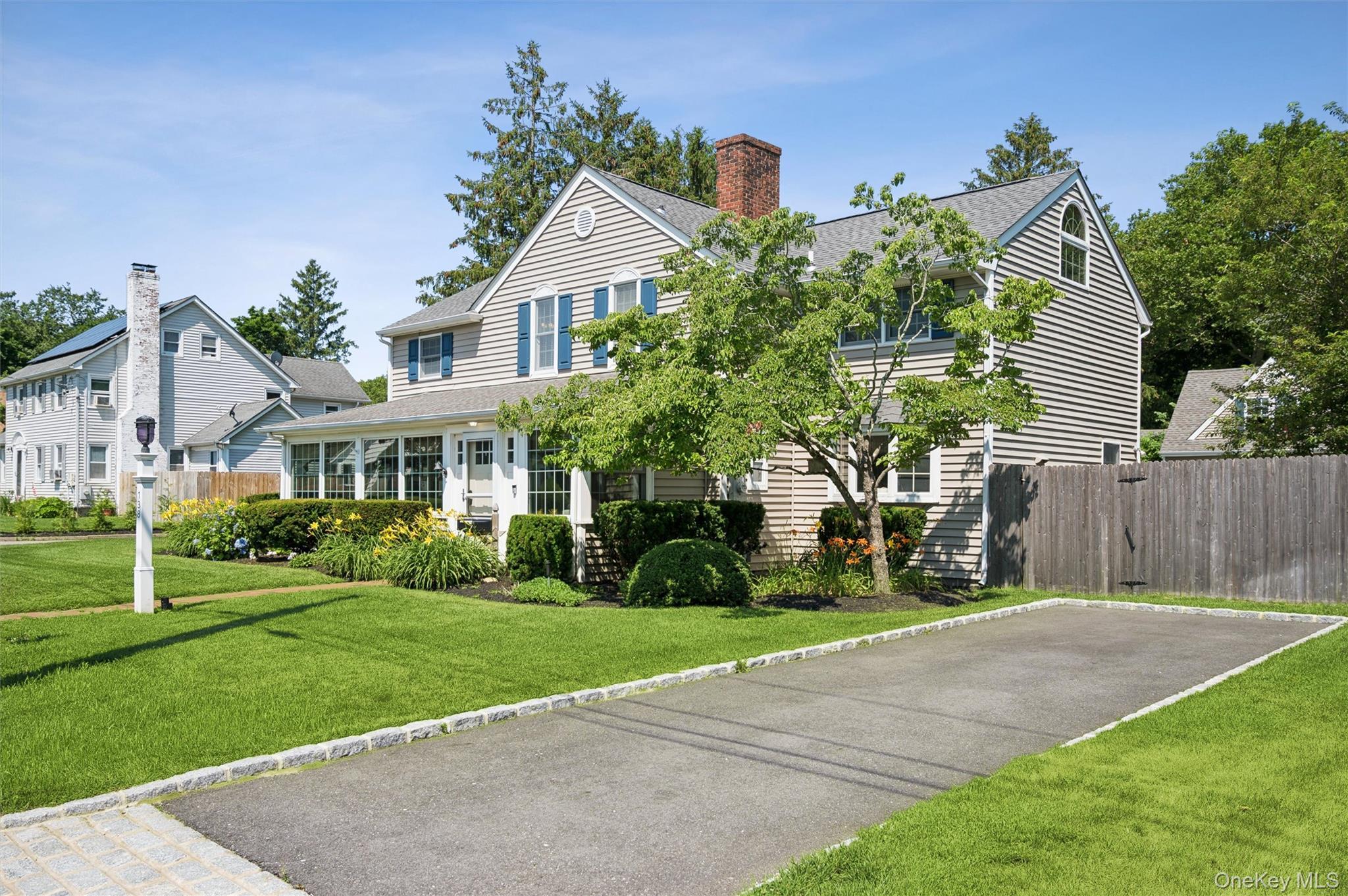 Single Family Hallock Street  Suffolk County, NY 11901, MLS-1020411-29