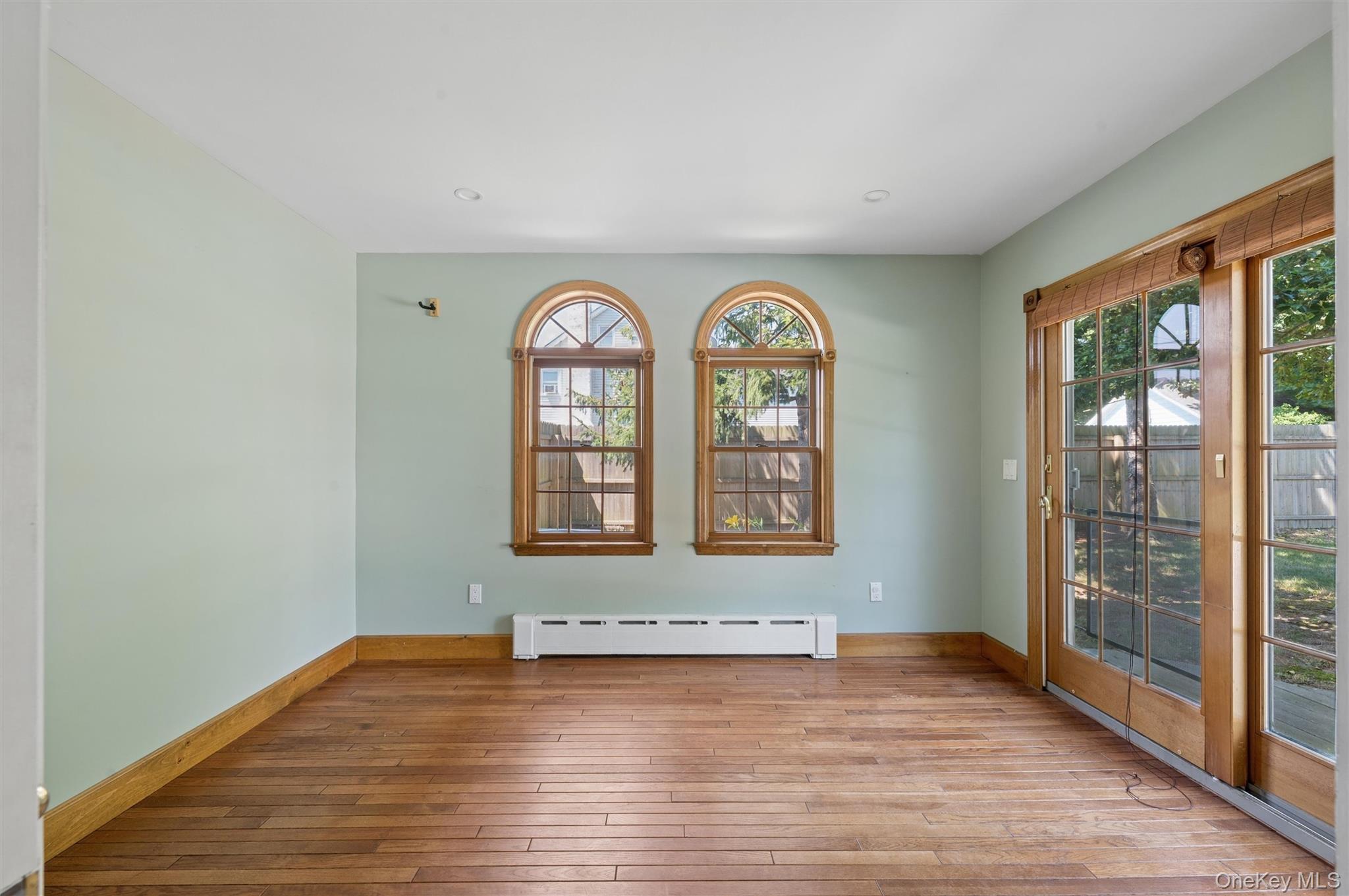 Single Family Hallock Street Suffolk County, NY 11901, MLS-1020411-9