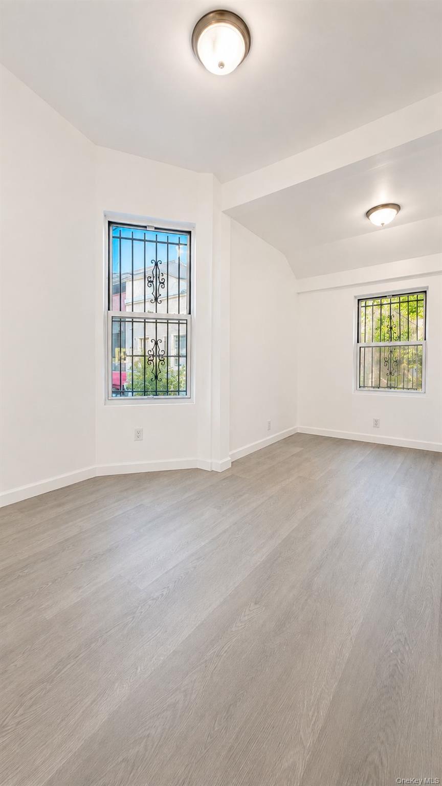 Single Family Summit Avenue Bronx, NY 10452, MLS-1020462-15