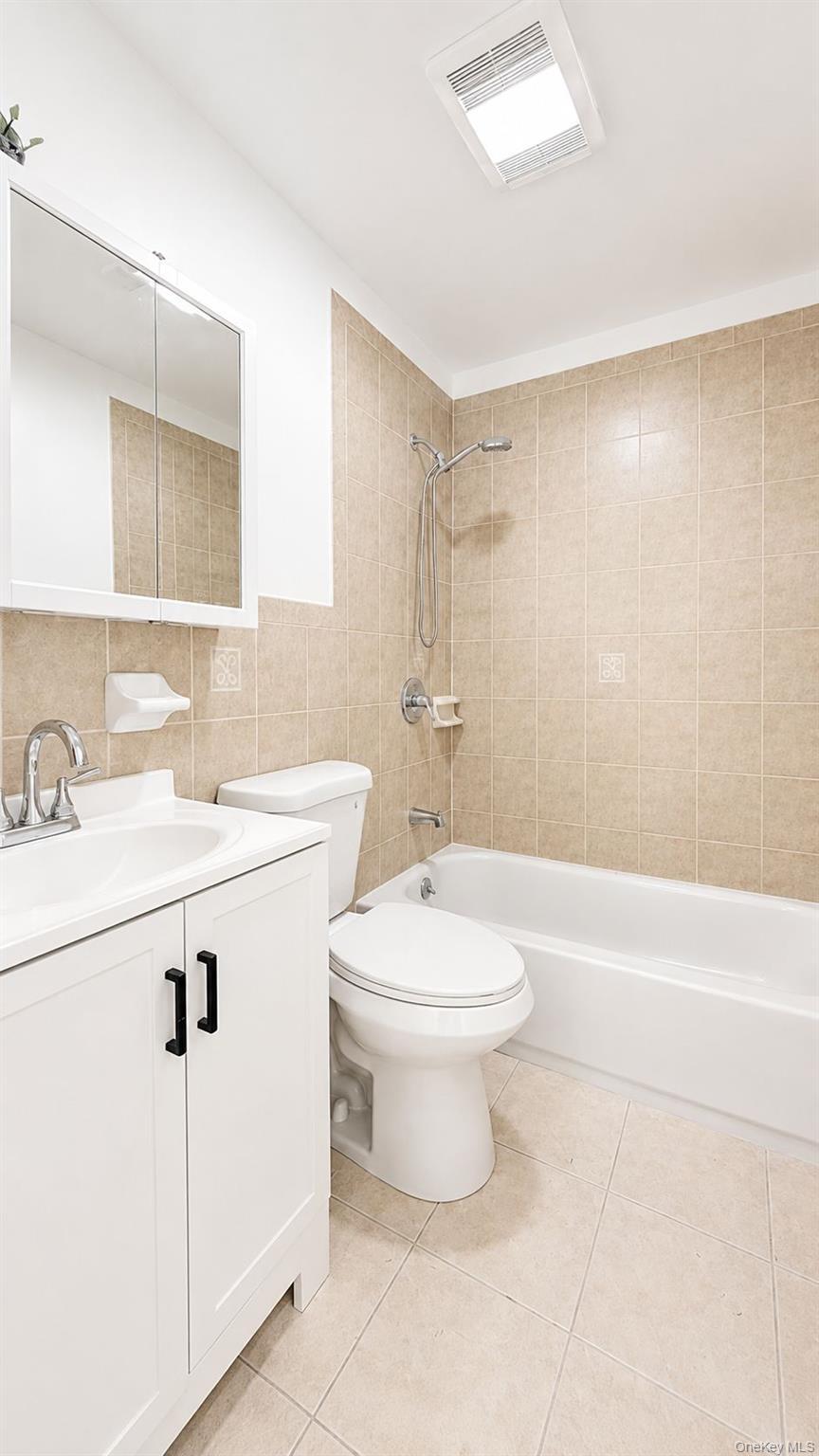Single Family Summit Avenue Bronx, NY 10452, MLS-1020462-16