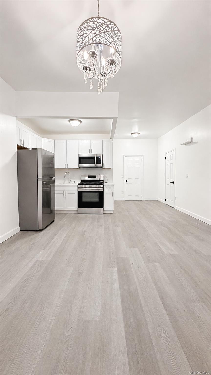 Single Family Summit Avenue Bronx, NY 10452, MLS-1020462-17