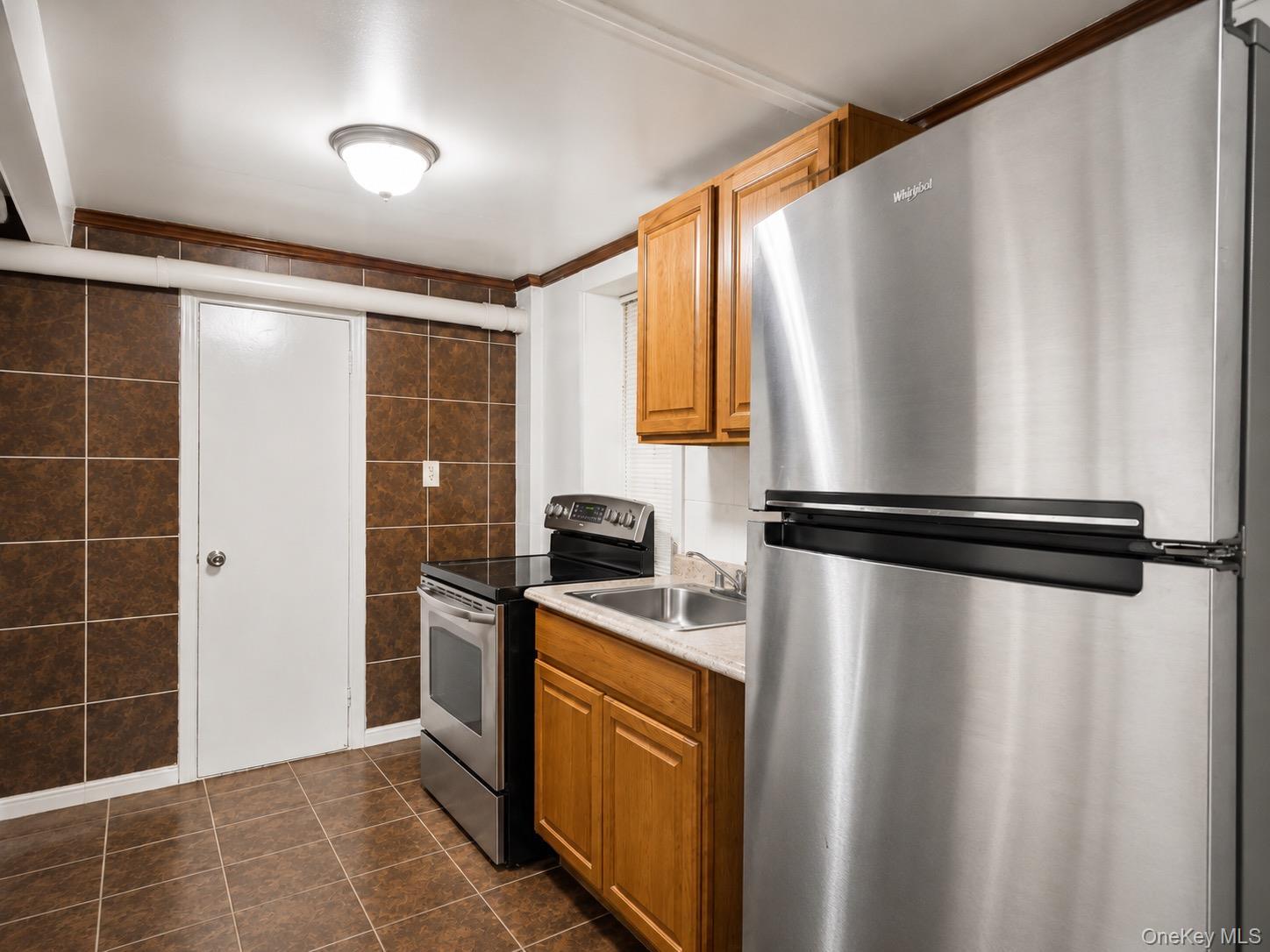 Single Family Summit Avenue Bronx, NY 10452, MLS-1020462-18