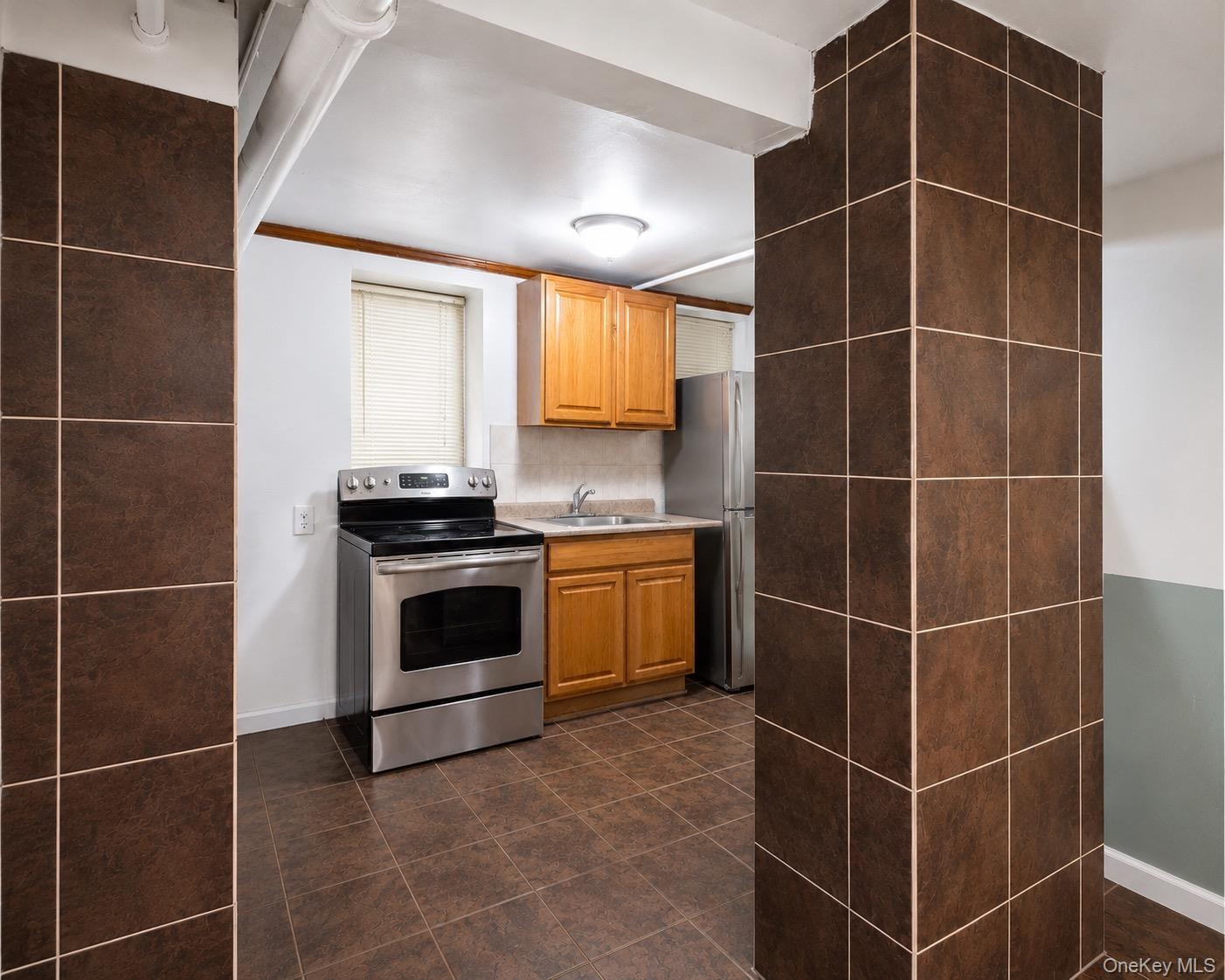 Single Family Summit Avenue Bronx, NY 10452, MLS-1020462-19