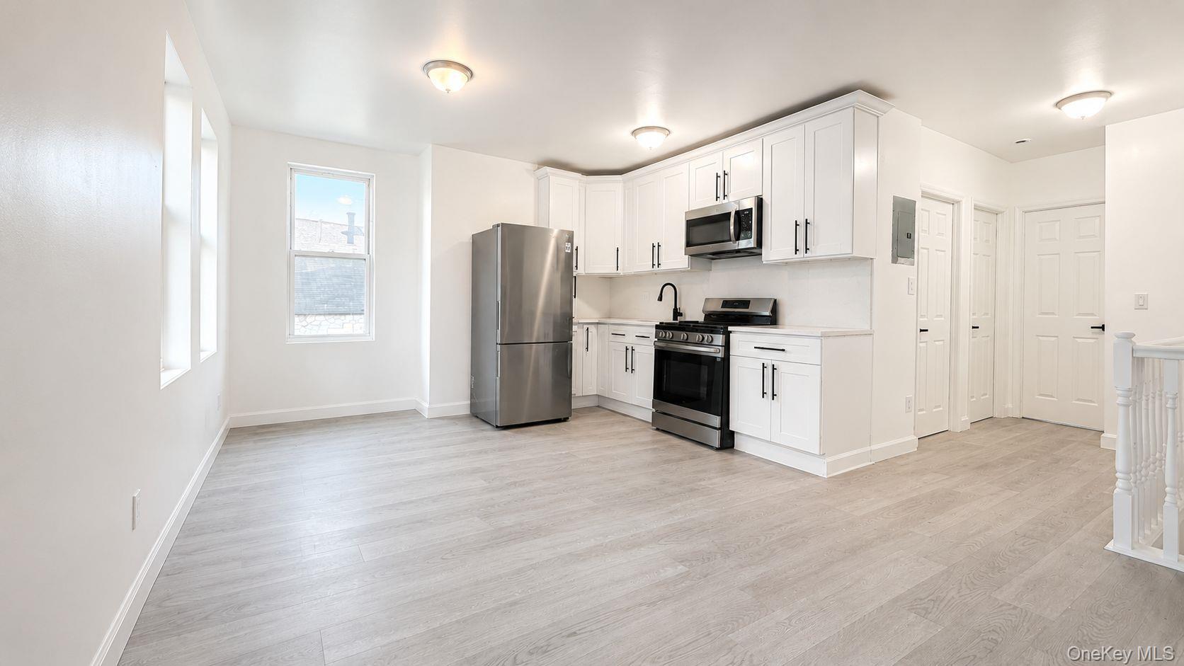 Single Family Summit Avenue Bronx, NY 10452, MLS-1020462-3