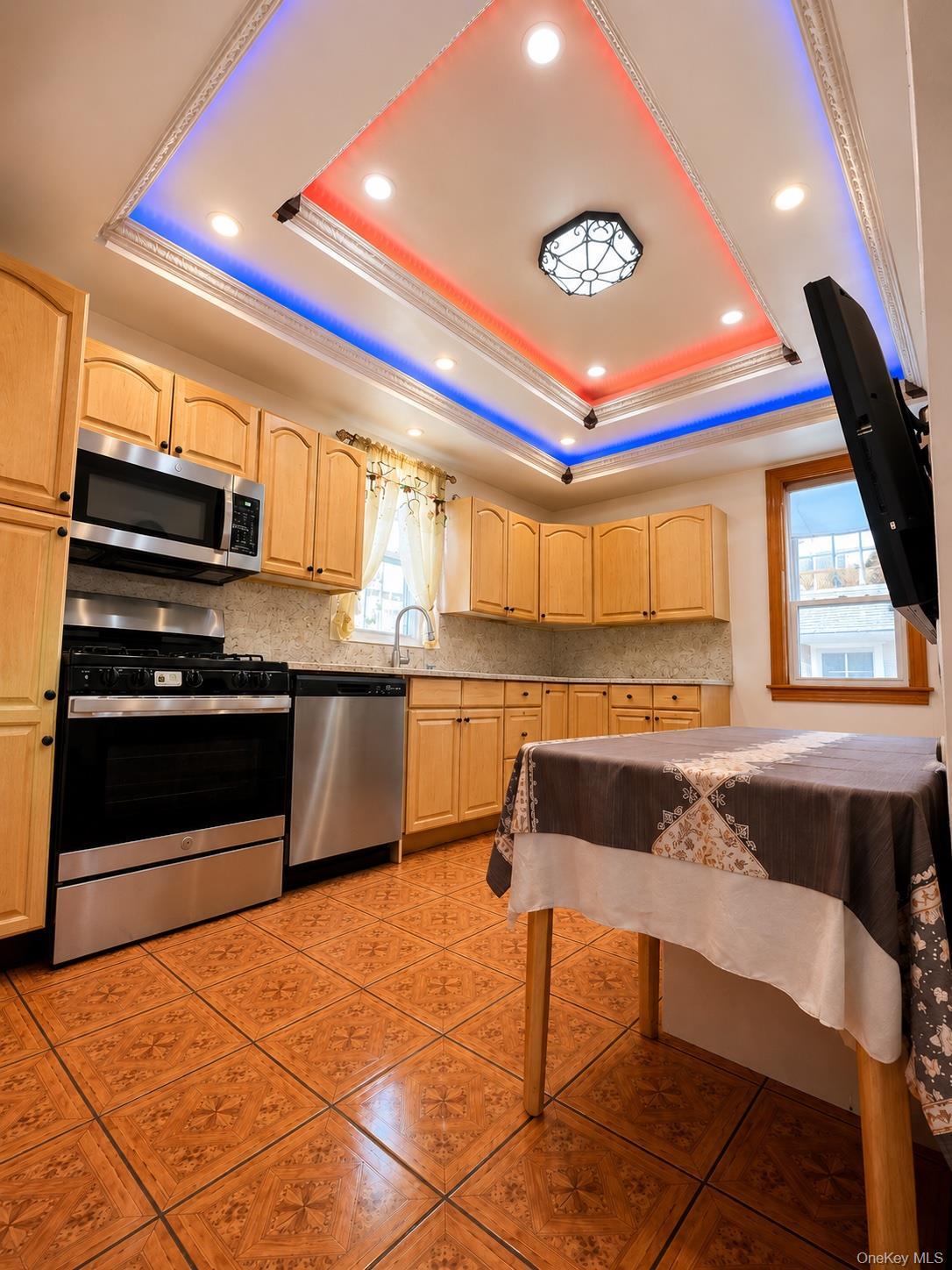Single Family 95th Avenue  Queens, NY 11419, MLS-1020473-24