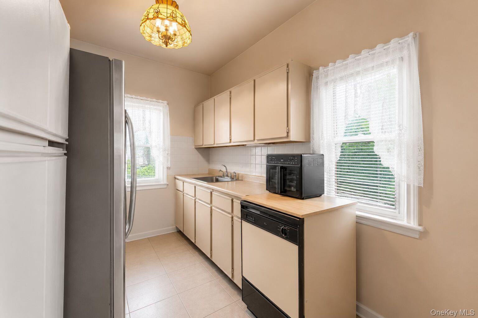 Single Family Hawkins Street Bronx, NY 10464, MLS-1020478-12