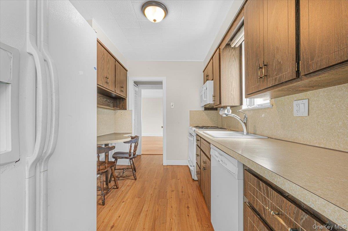 Single Family 42nd Avenue Queens, NY 11363, MLS-1020505-16