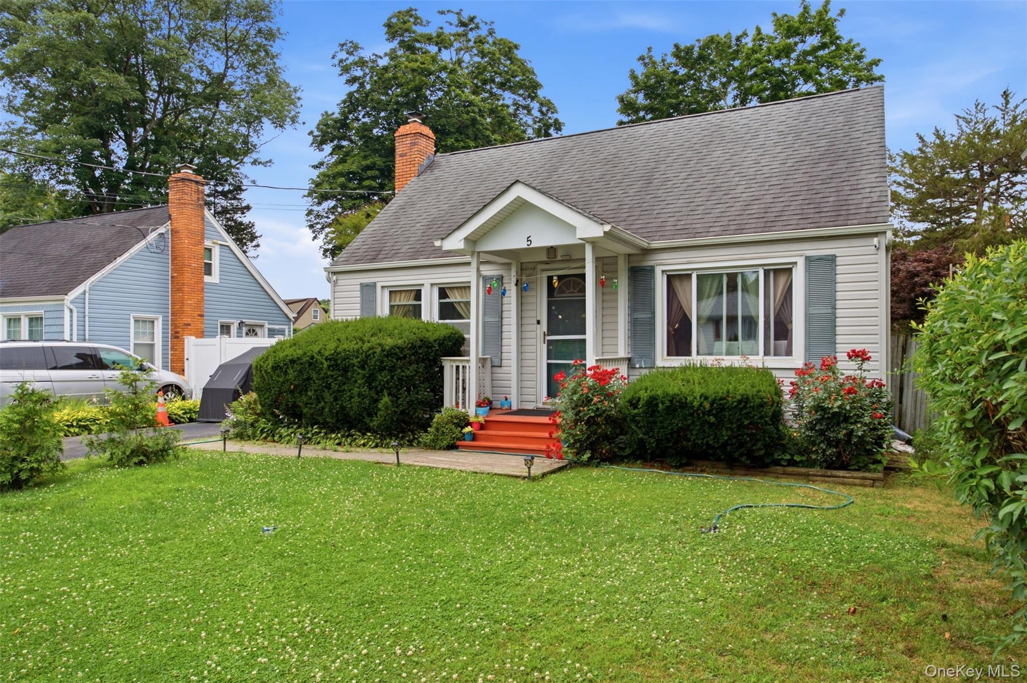 Single Family Putnam Place  Suffolk County, NY 11746, MLS-1020516-3