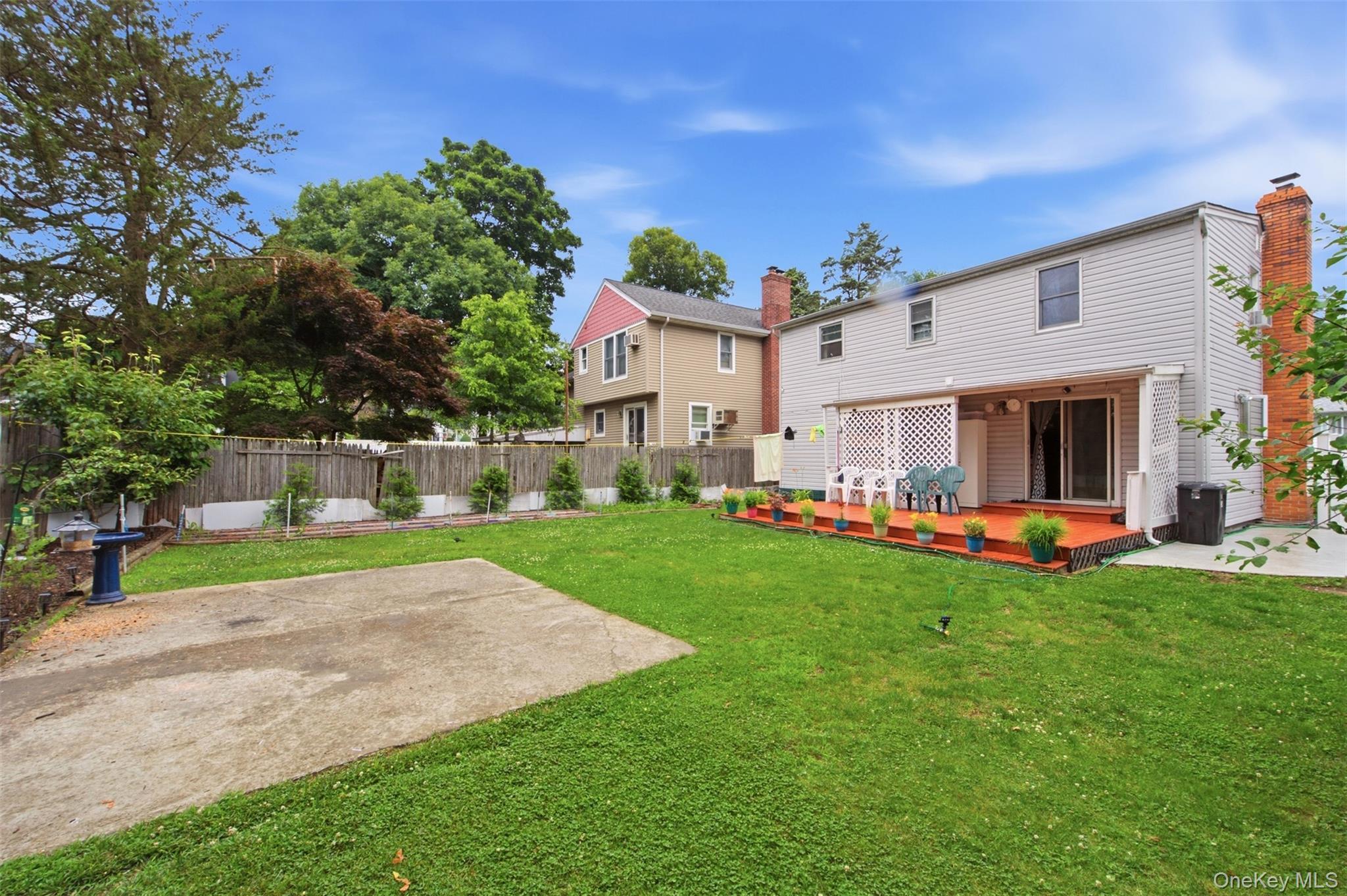 Single Family Putnam Place  Suffolk County, NY 11746, MLS-1020516-31