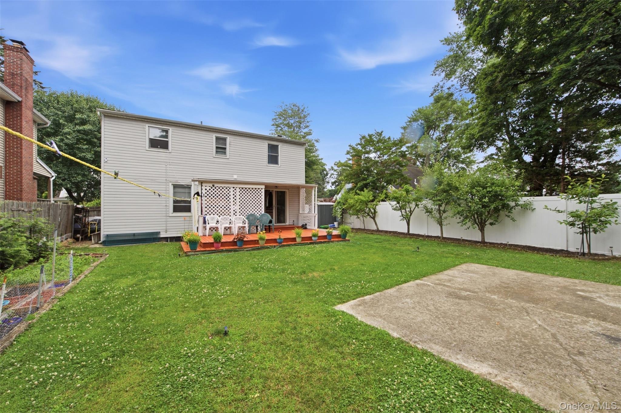 Single Family Putnam Place  Suffolk County, NY 11746, MLS-1020516-32