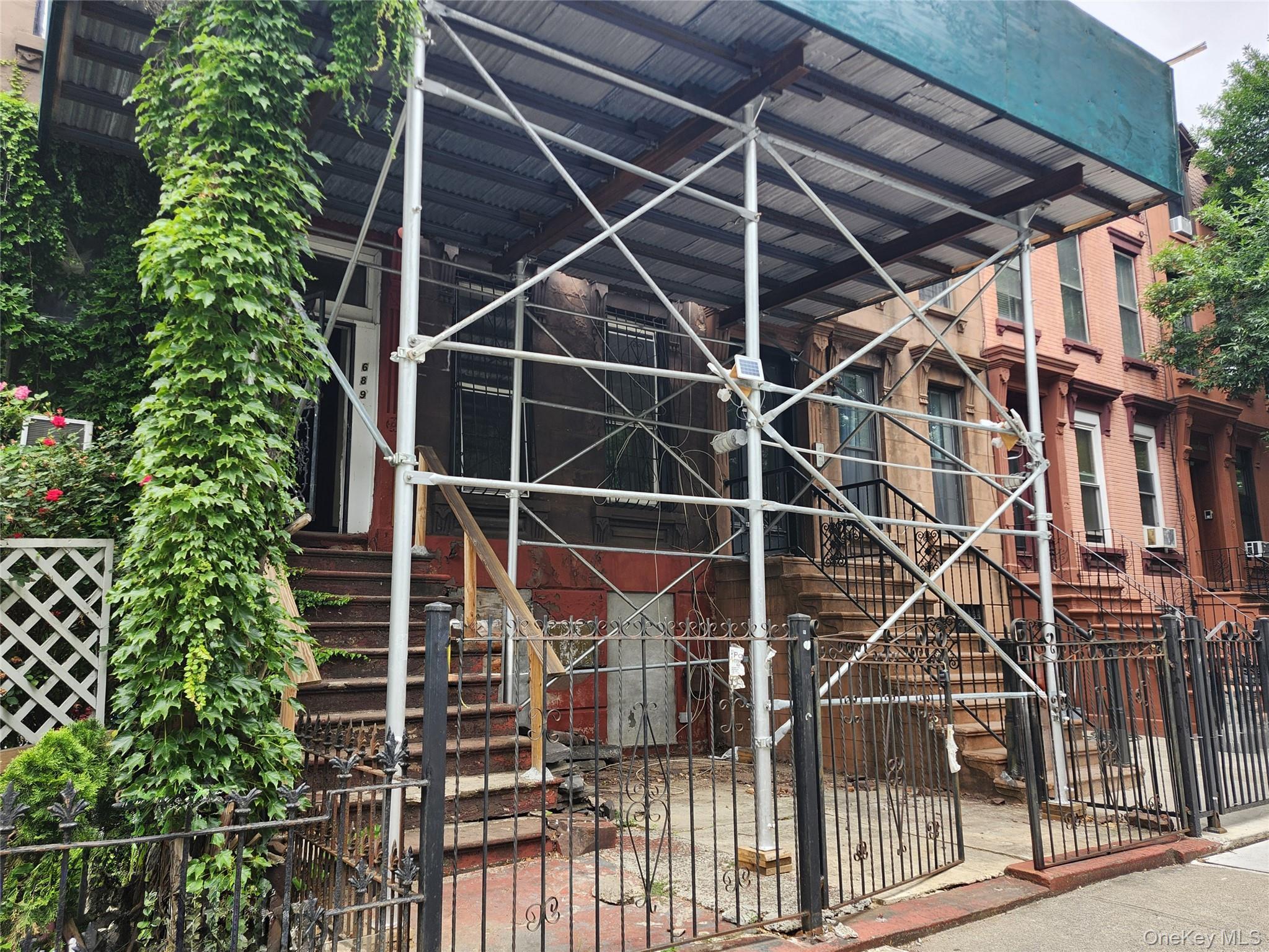 Single Family Greene Avenue  Brooklyn, NY 11221, MLS-1020522-3