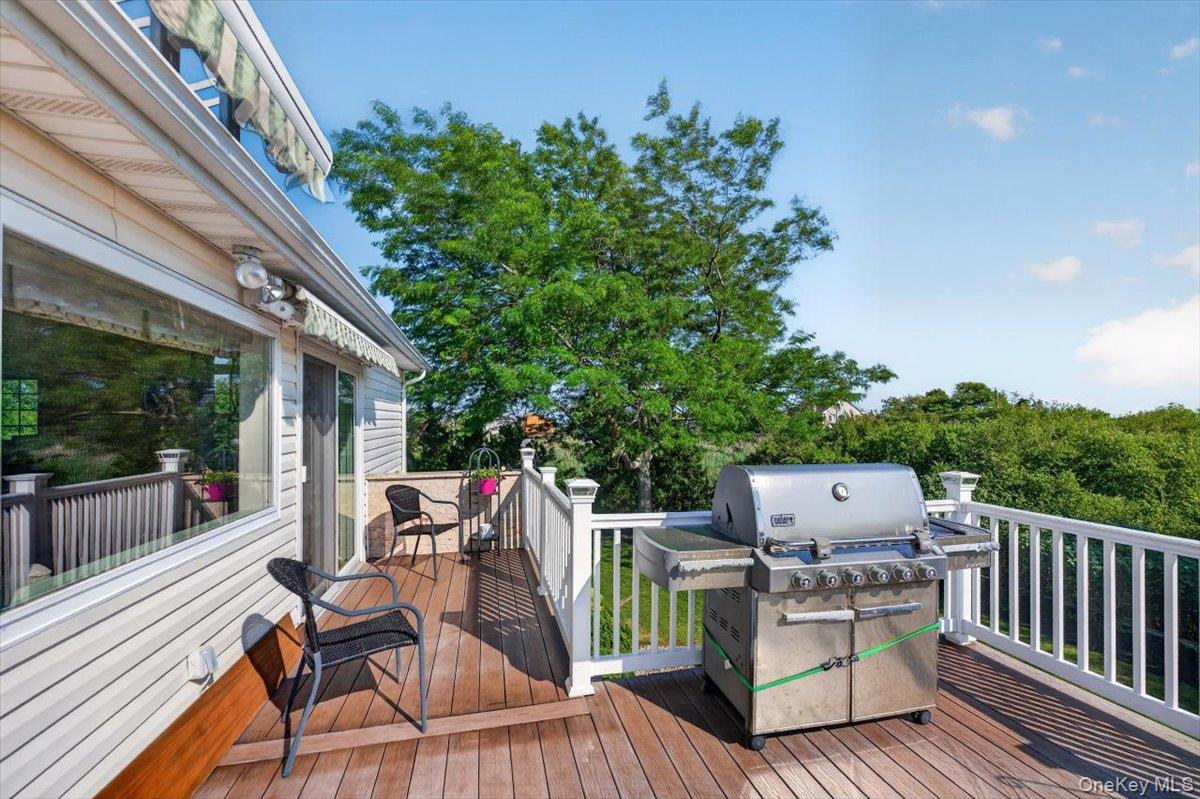 Single Family Clinton Avenue  Suffolk County, NY 11772, MLS-1020526-11