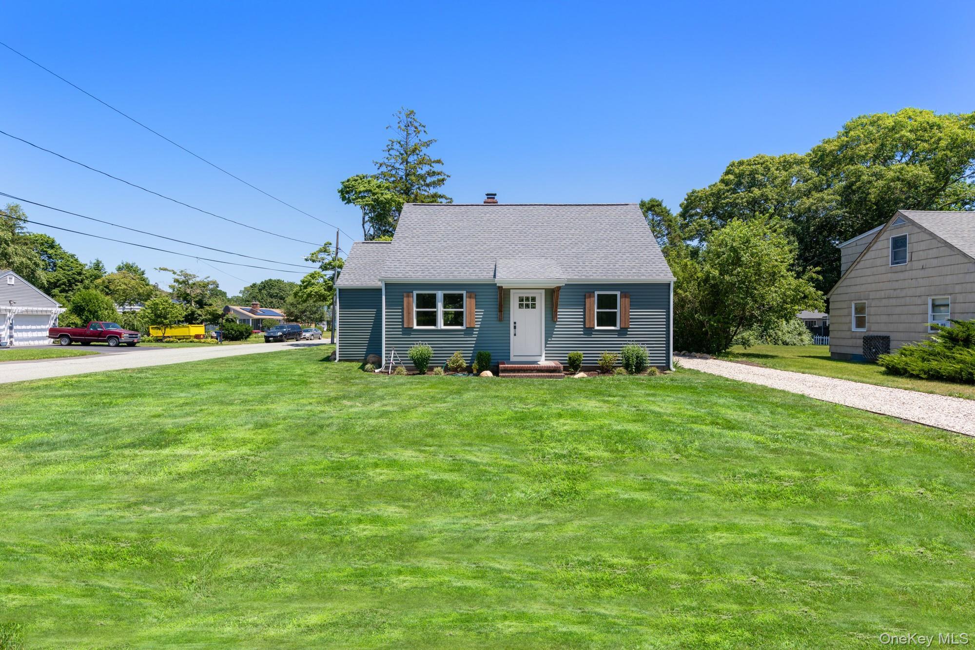 Single Family Sunrise Avenue Suffolk County, NY 11901, MLS-1020534-2