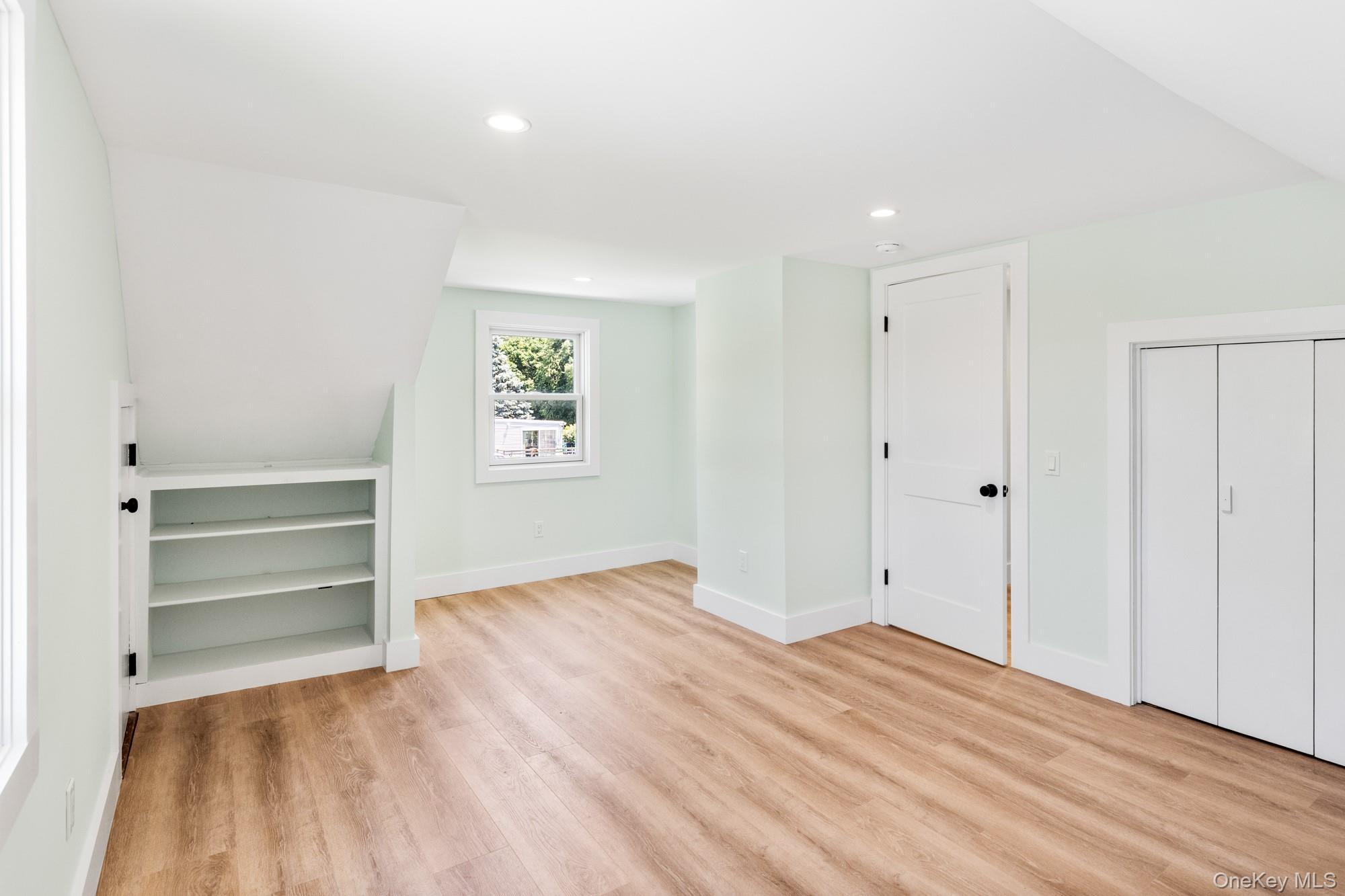 Single Family Sunrise Avenue Suffolk County, NY 11901, MLS-1020534-30