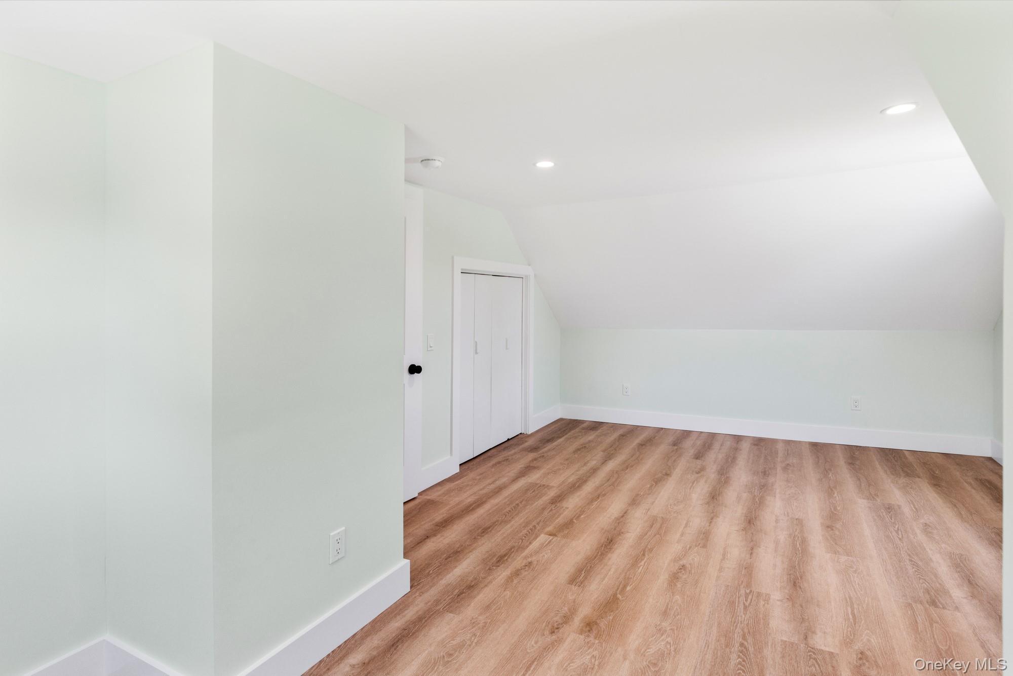 Single Family Sunrise Avenue Suffolk County, NY 11901, MLS-1020534-31