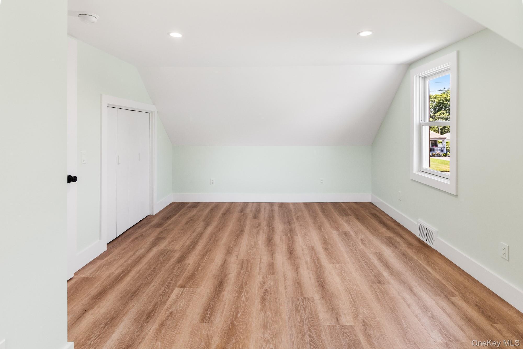 Single Family Sunrise Avenue Suffolk County, NY 11901, MLS-1020534-32