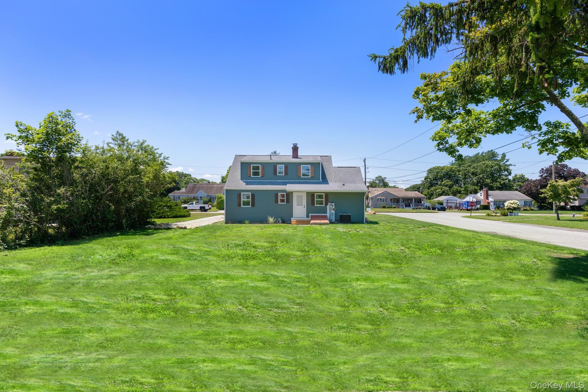 Single Family Sunrise Avenue Suffolk County, NY 11901, MLS-1020534-4