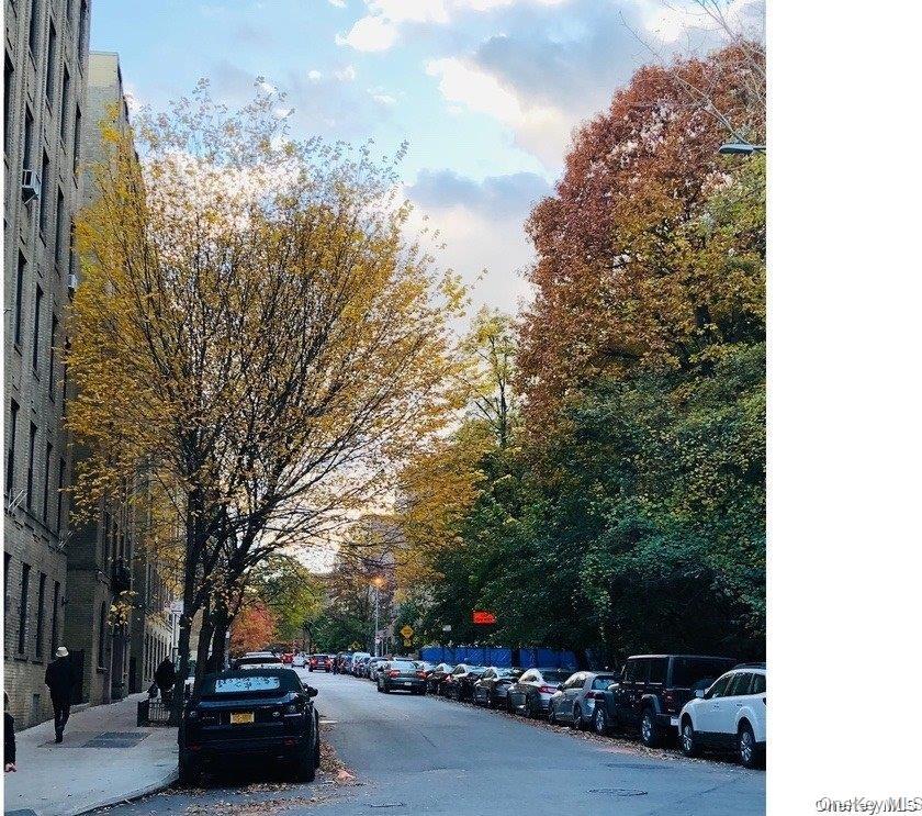 Apartment Bennett Avenue Manhattan, NY 10040, MLS-1020546-11