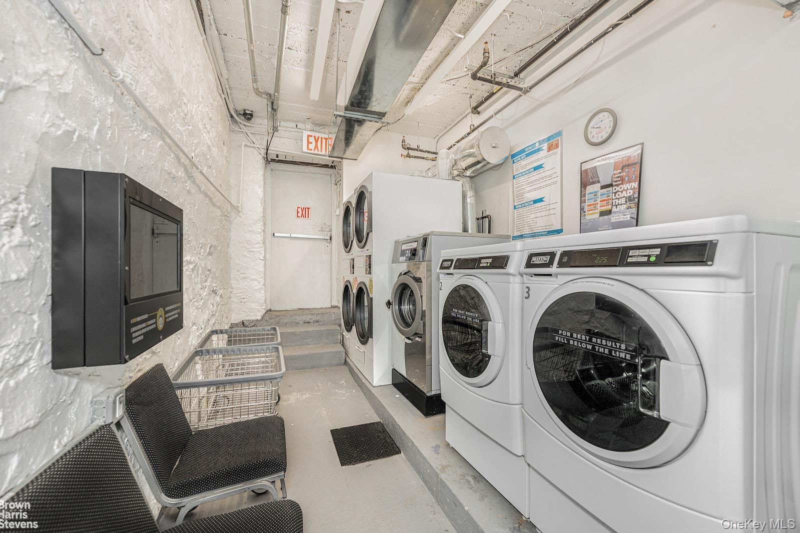 Apartment Bennett Avenue  Manhattan, NY 10040, MLS-1020546-15