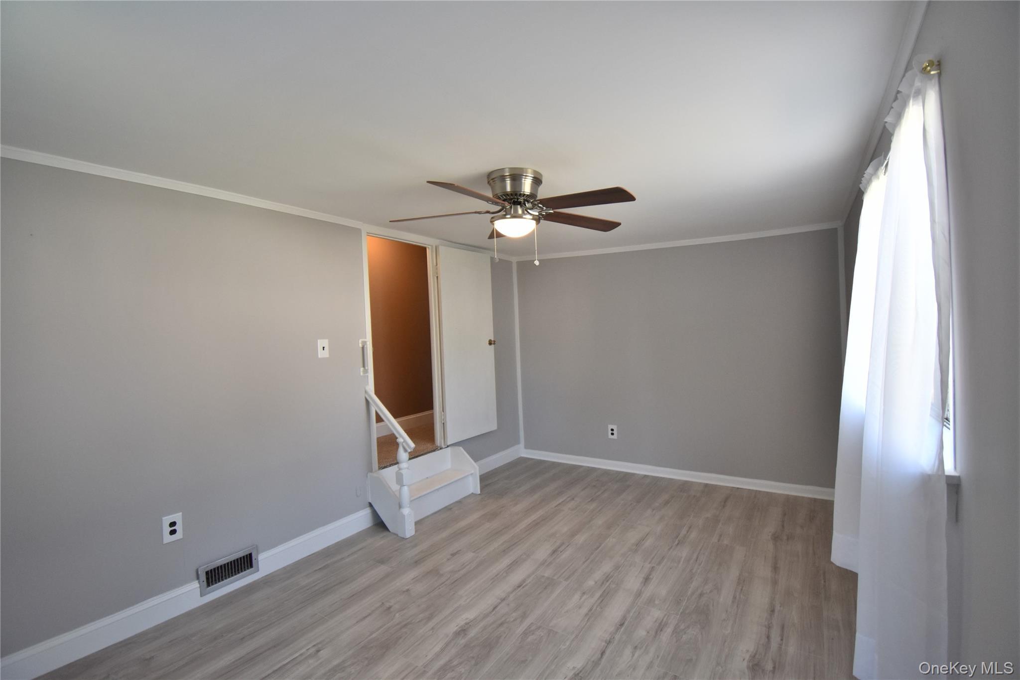 Single Family Lincoln Avenue Suffolk County, NY 11741, MLS-1020562-10