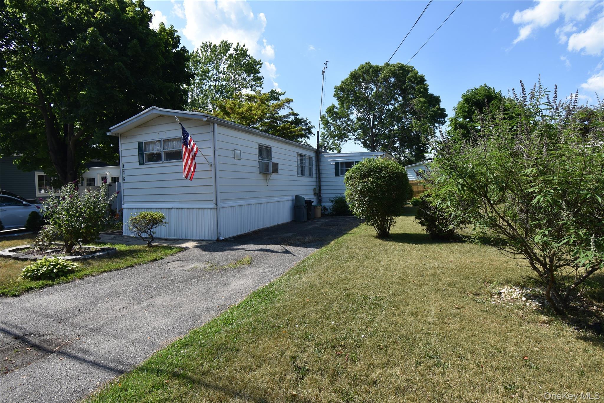 Single Family Lincoln Avenue  Suffolk County, NY 11741, MLS-1020562-16