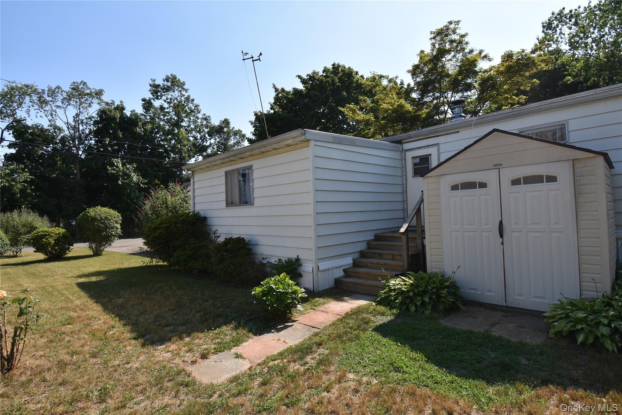 Single Family Lincoln Avenue Suffolk County, NY 11741, MLS-1020562-4