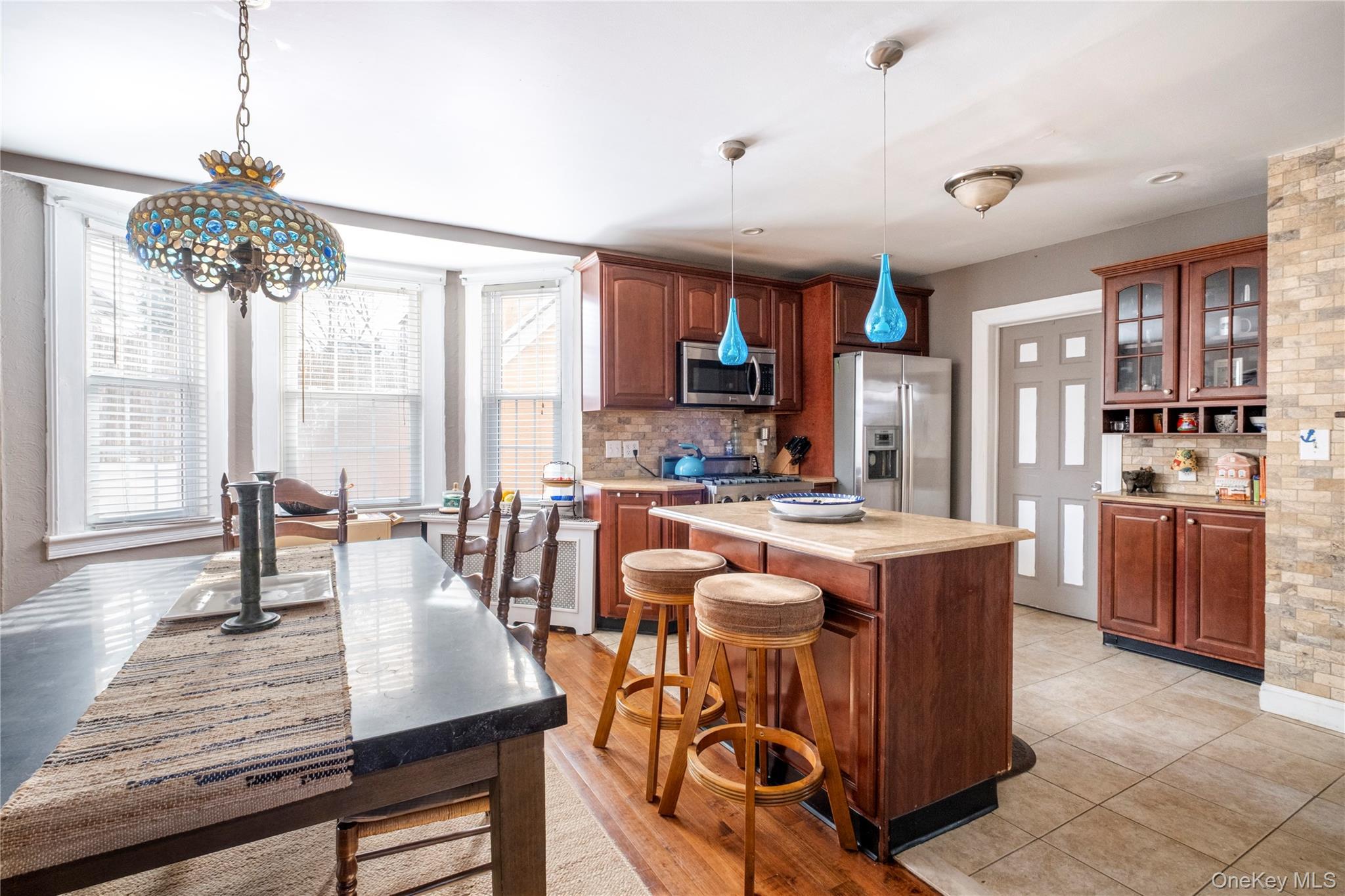 Single Family Minnieford Avenue Bronx, NY 10464, MLS-1020571-11