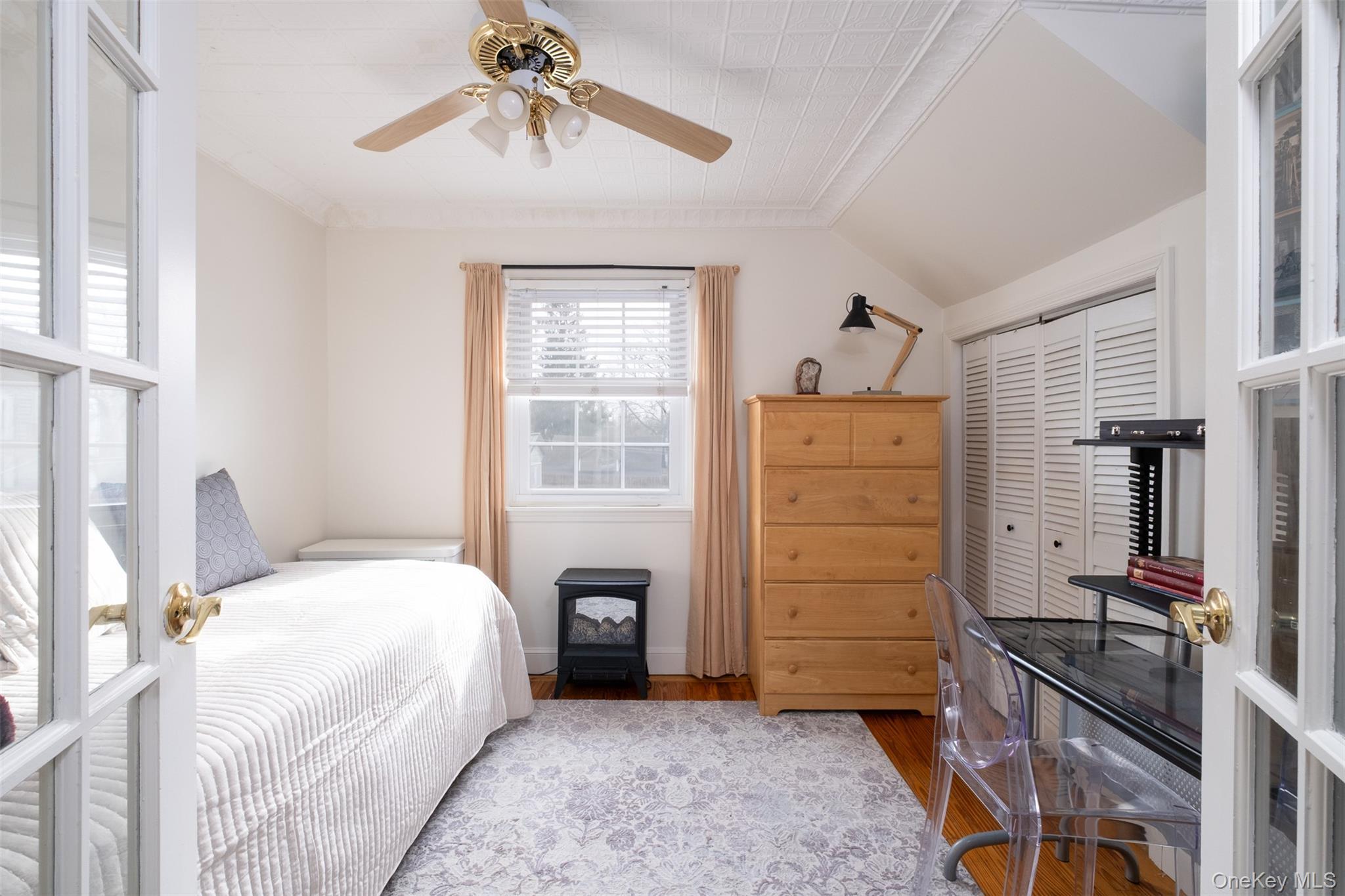 Single Family Minnieford Avenue Bronx, NY 10464, MLS-1020571-18