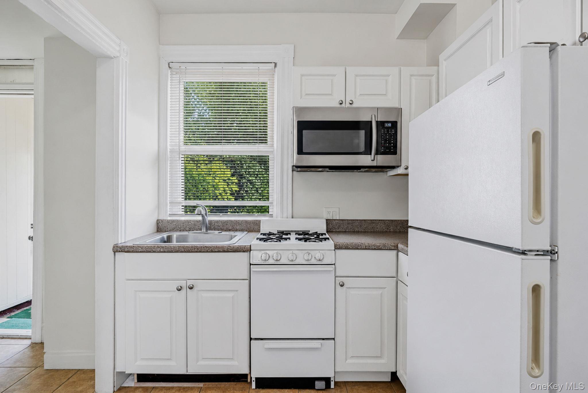 Single Family Bay Park Place Queens, NY 11691, MLS-1020605-36